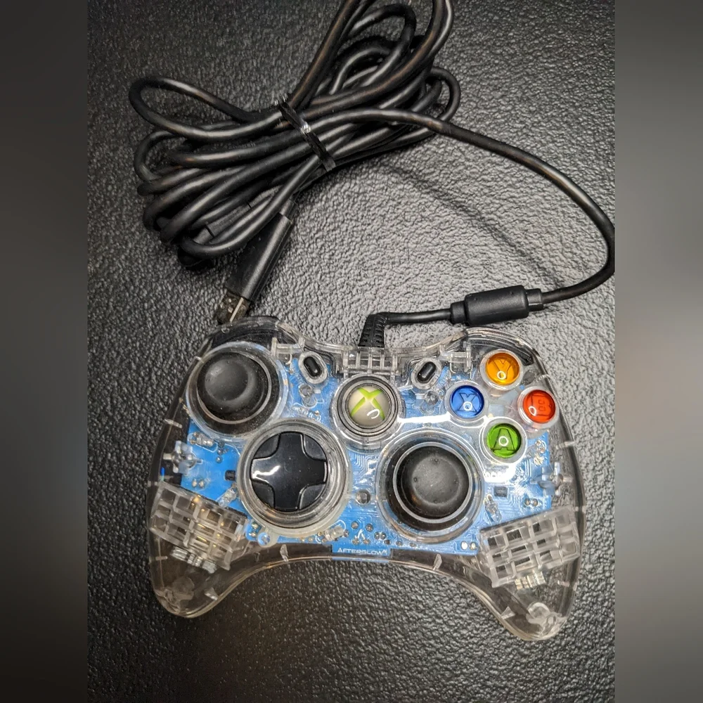 Microsoft Xbox 360 Wired Controllers (2 preowned) Black/Clear